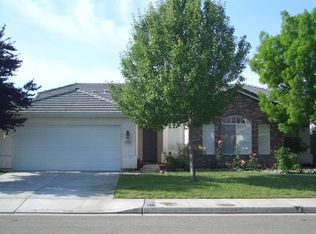 1065 W North Star Dr, Hanford, CA