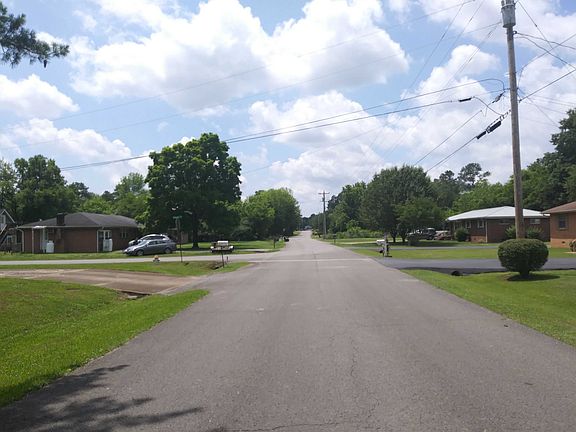 5th image of 880 Neal Dr