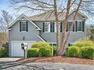 12 Village East Ct, Asheville, NC 28805
