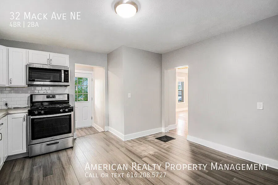 4 bed, 2700 sqft, $2,100 — Photo 4
