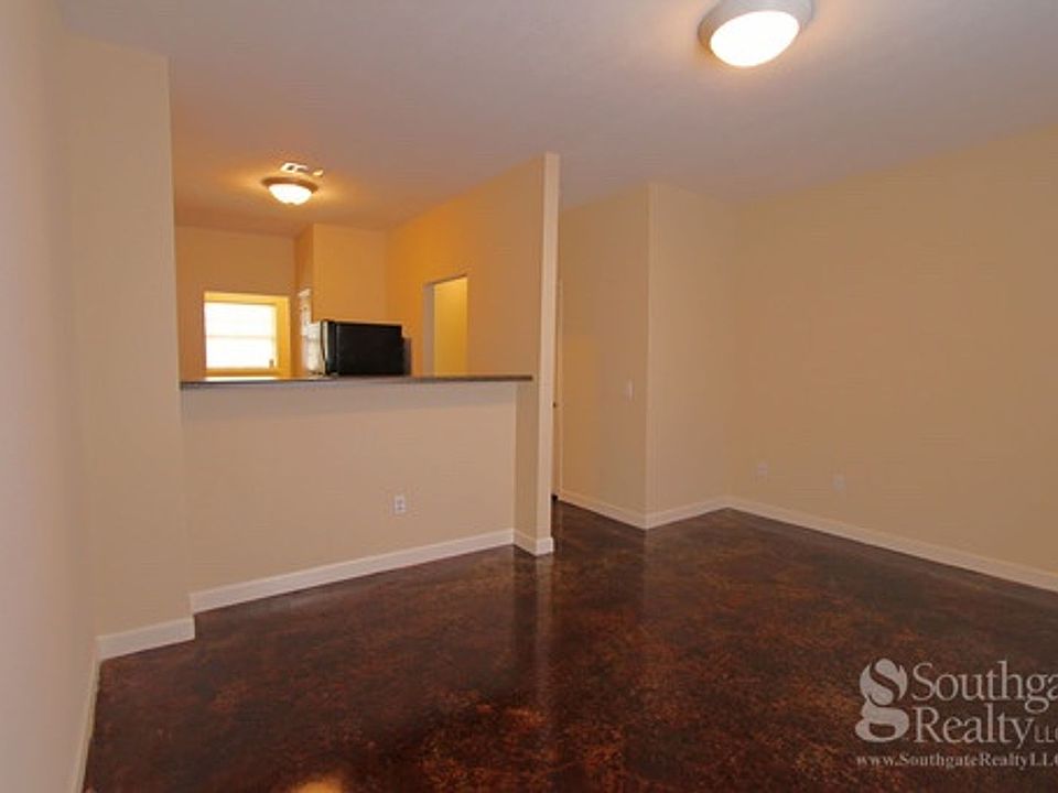 1st image of 409 N 39th Ave #69