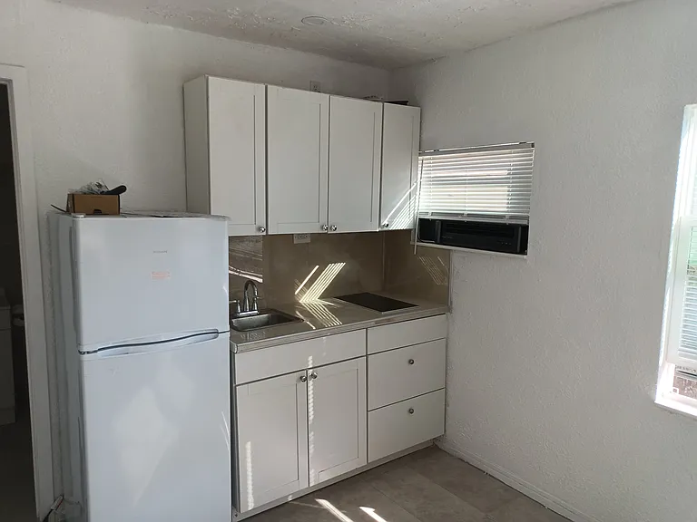 1231 Sunset Point Rd — Photo 14