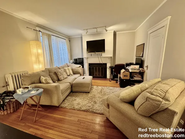 1992 Commonwealth Ave, Boston, MA 02135