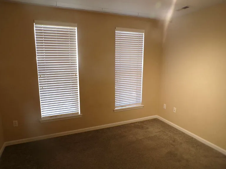 7027 W Virginia Ave — Photo 11