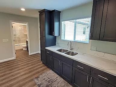 4th image of 805 N Peggy Ave
