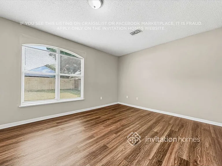 4502 Stable Dr — Photo 5