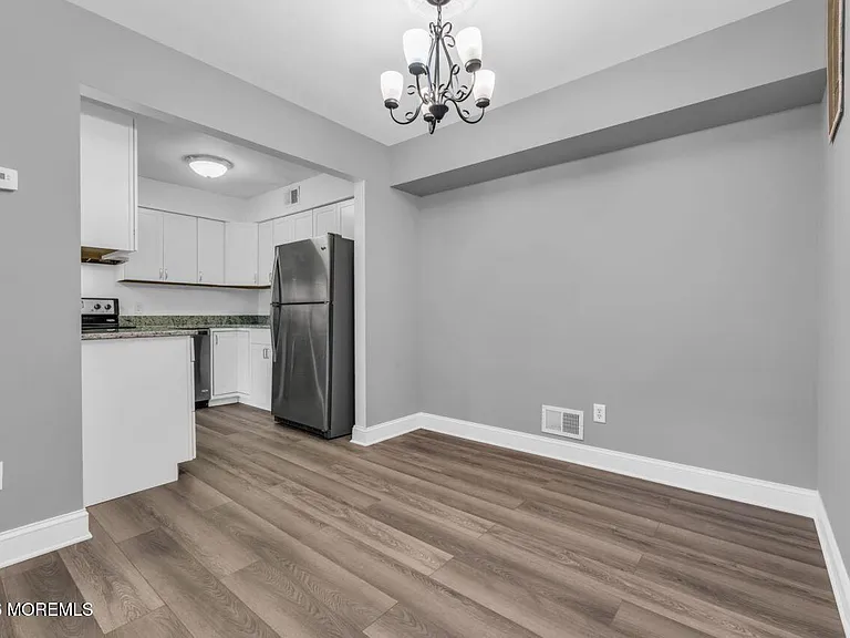 803 Wellington Pl — Photo 5