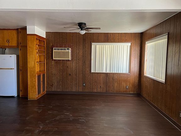 2nd image of 553 1/2 Orange Ave