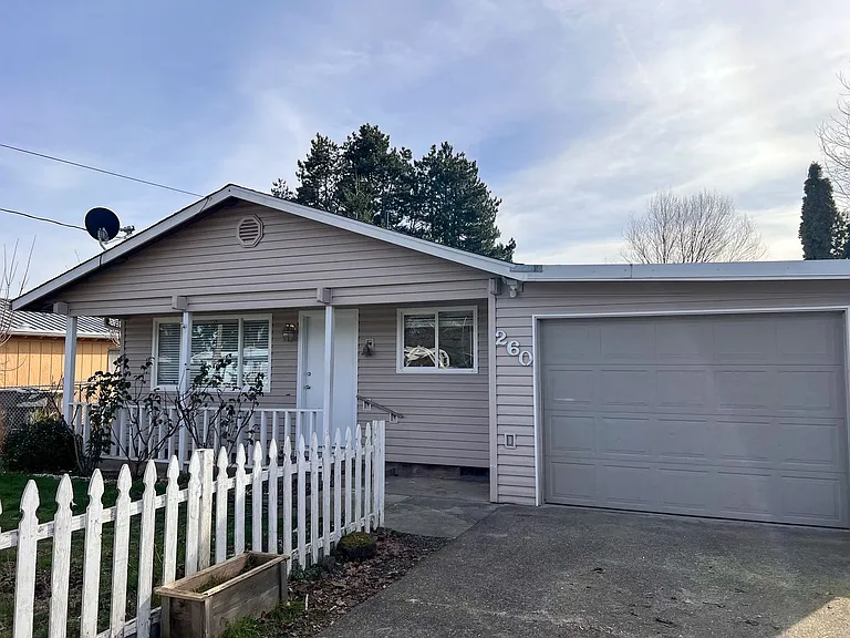 260 Hobbs St — Photo 1