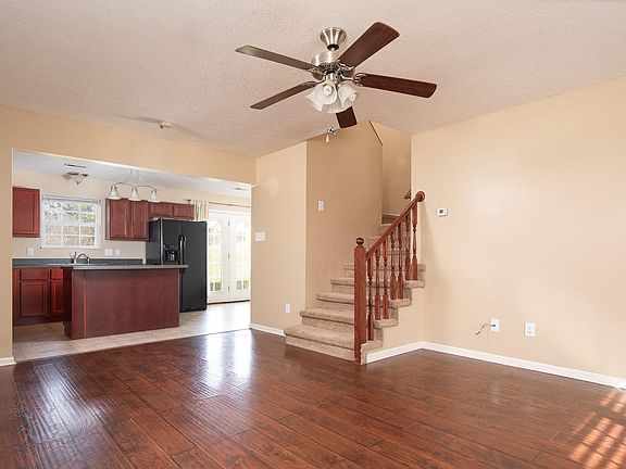 5th image of 1215 Swan Pond Ln