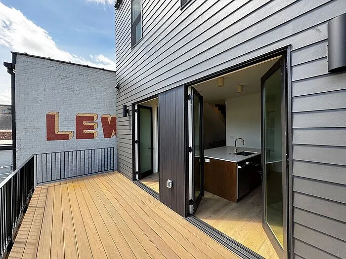 230 Washington St NE — Photo 27
