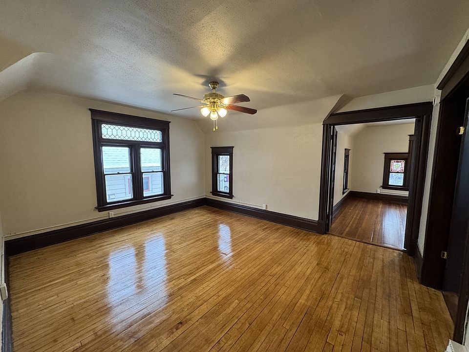 1st image of 2215 2nd St NE #11318534