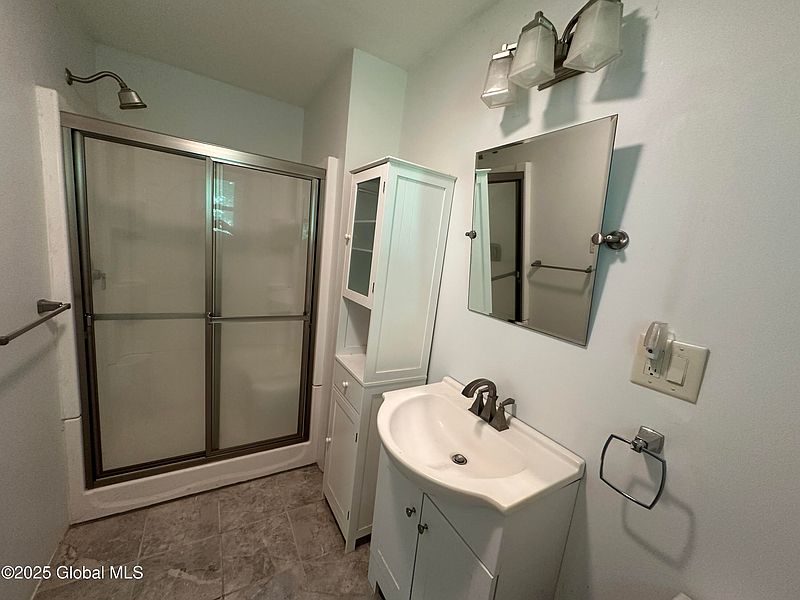 5th image of 1037 Ledge Hill Road