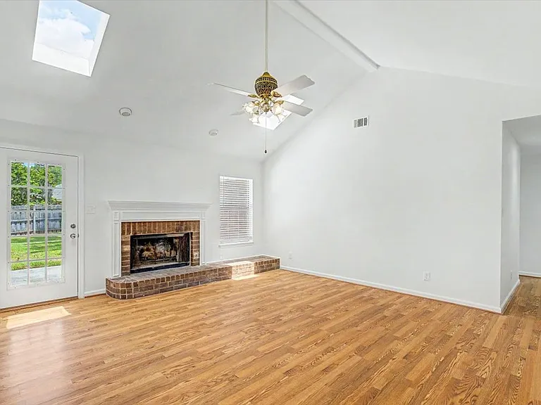 85 S Oak Rd — Photo 4