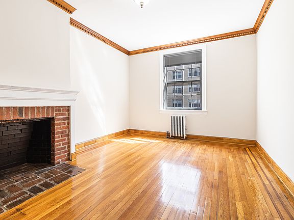 3rd image of 21 E 9th St #2F