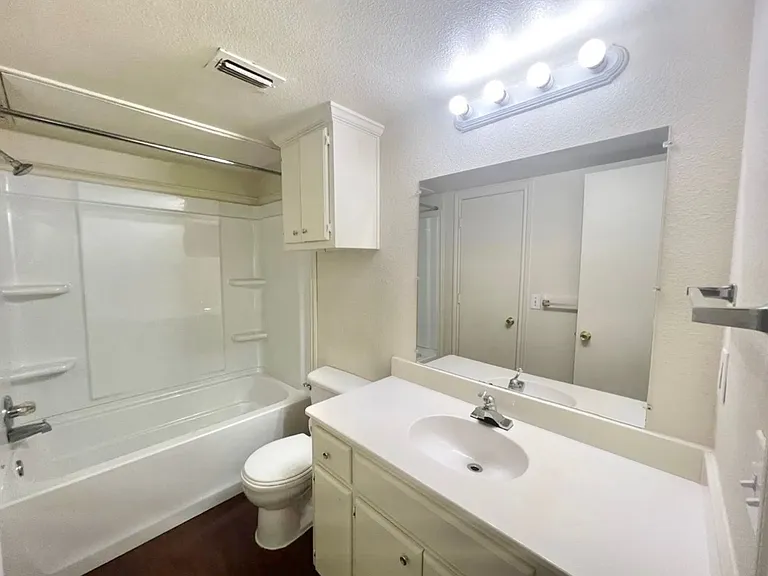 932 Fannin St — Photo 7