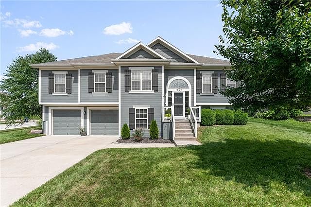 1st image of 1601 Honeysuckle Dr