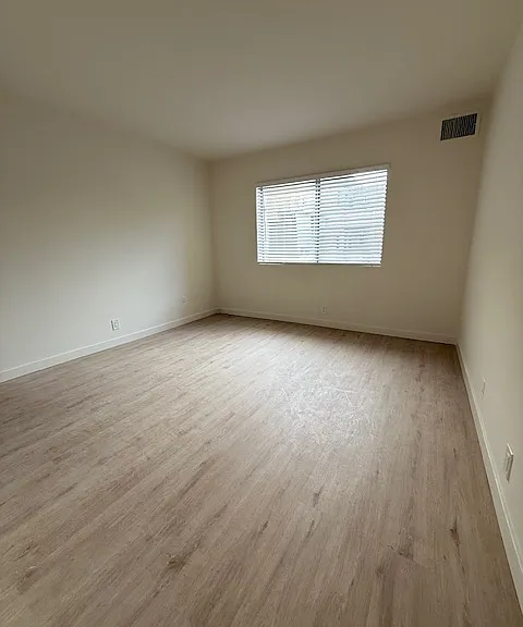 14426 Addison St #12B — Photo 7