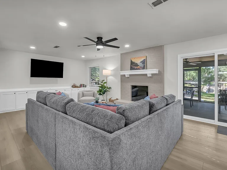 Plenty of room and spaces for your entire group to spread out and stay a while!