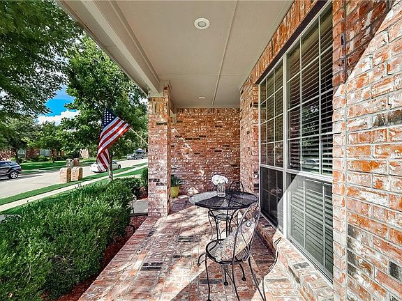 4th image of 1075 Mont Cascades Dr