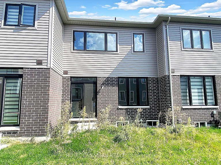 21 Tamworth Ter — Photo 44