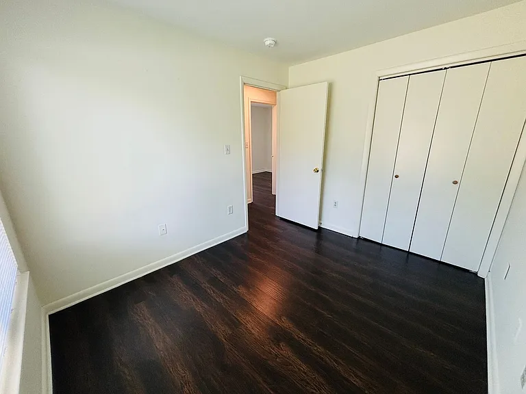 1203G University Ter — Photo 4