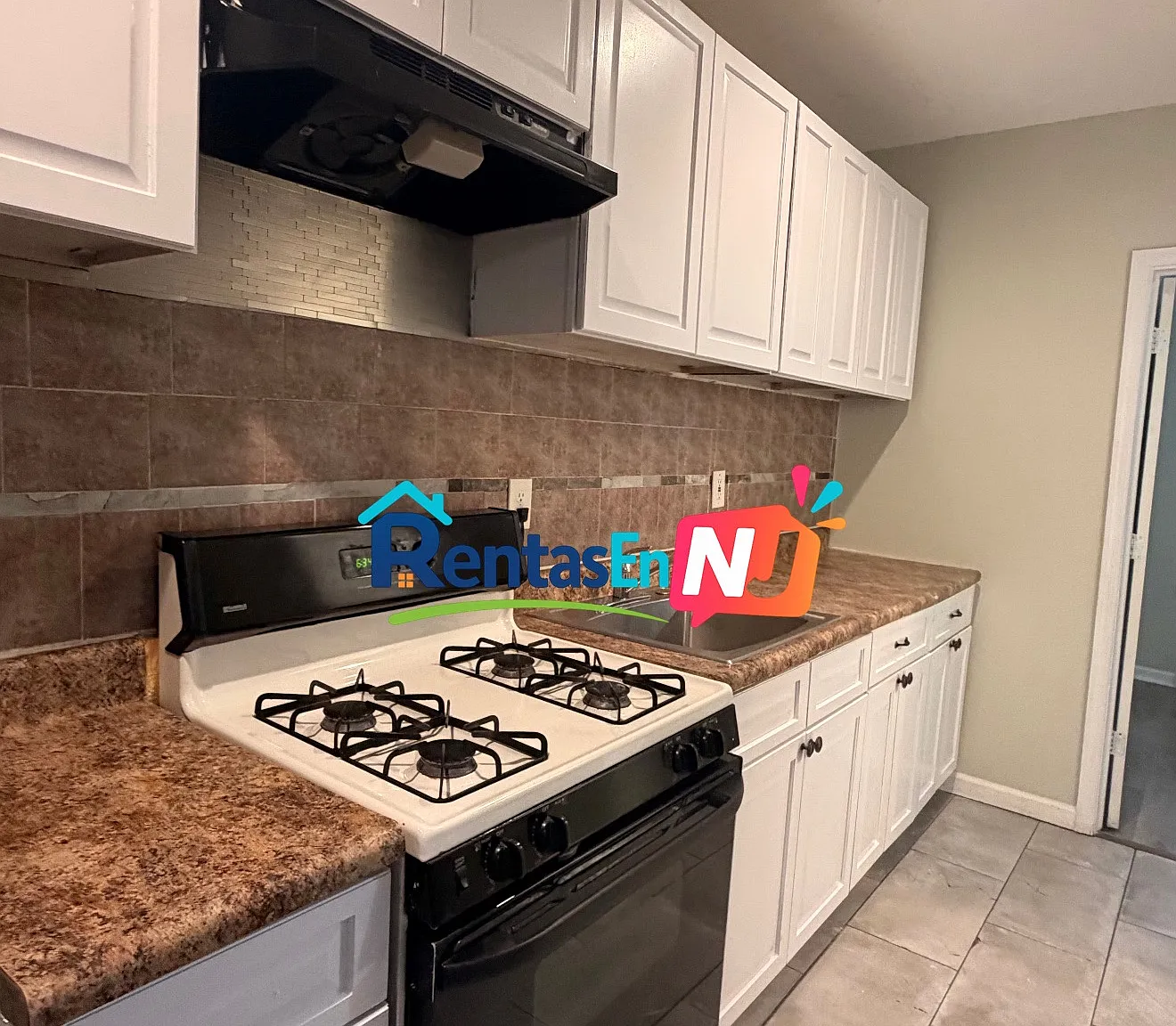 5 bed, 900 sqft, $2,850 — Photo 1