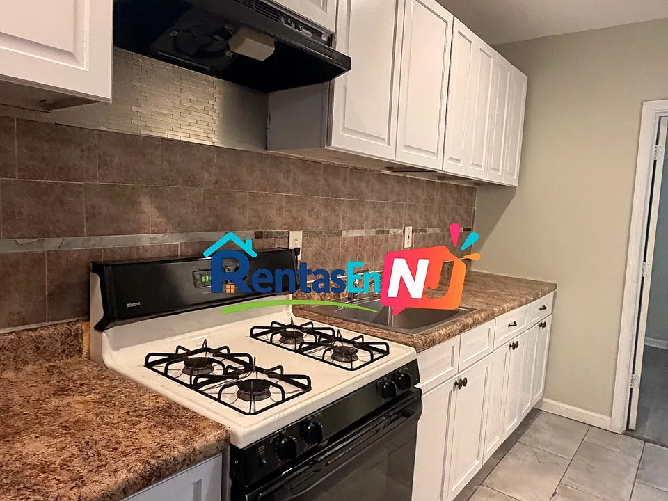 26 Taylor St #2