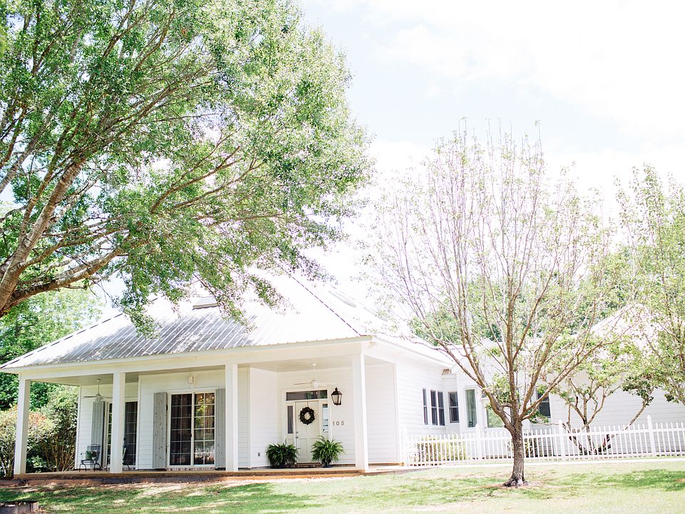 1st image of 105 Churchill Downs Dr