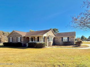 3809 Robin Rd, Ayden, NC 28513