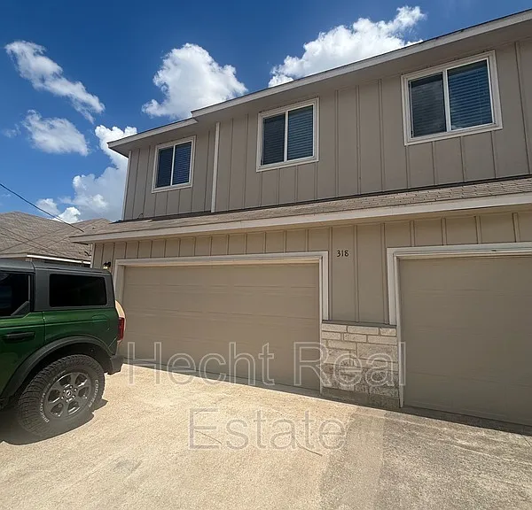 318 Main St #B — Photo 1