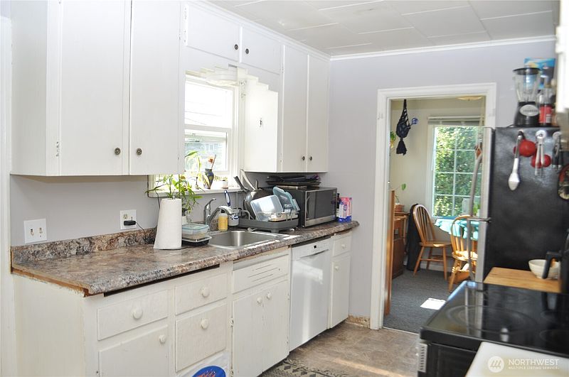 3rd image of 817 34th Street