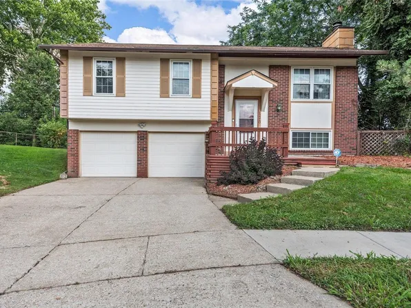 12240 Creve Coeur Ridge Ct, Maryland Heights, MO 63043