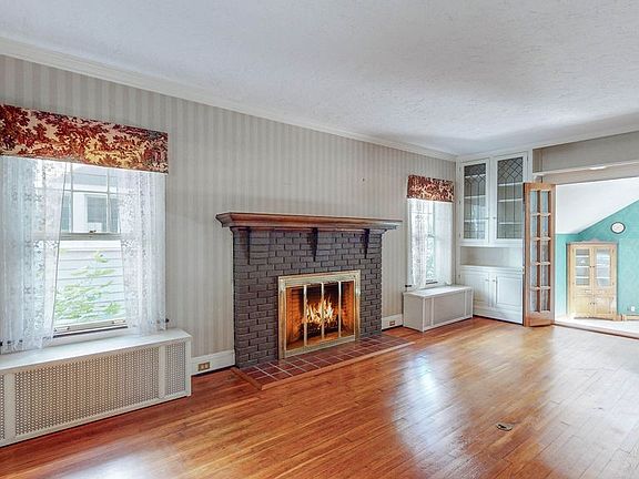 4th image of 2955 Scarborough Rd