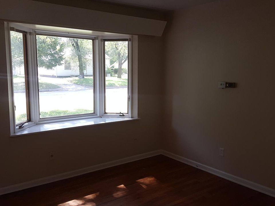 living room look front yard