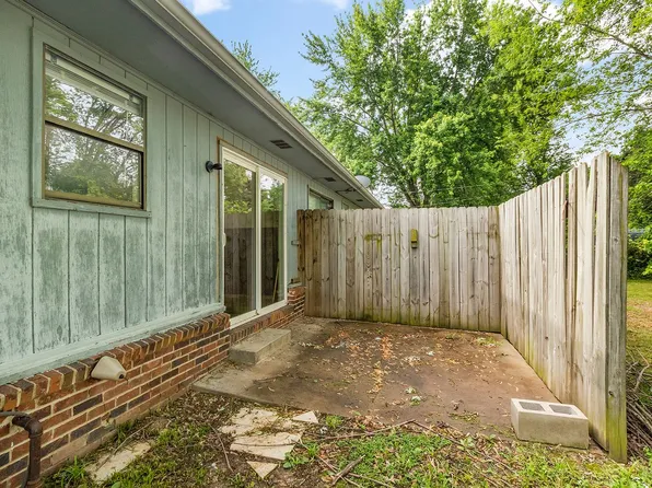 Convair Duplex, 1000 & 1002 Convair St, Bentonville, AR 72712