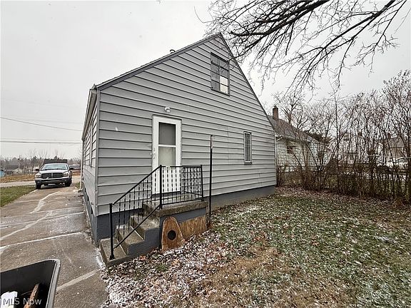 2nd image of 868 Cameron Ave