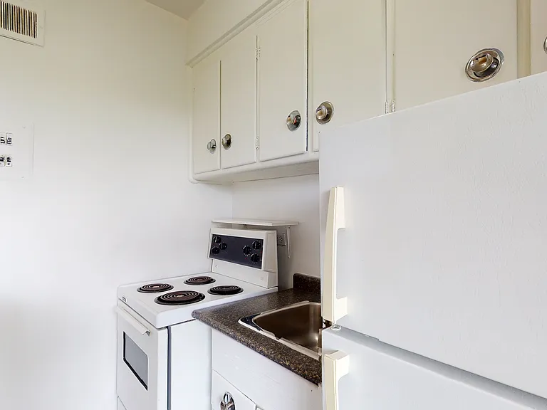 145 Stewart St — Photo 25