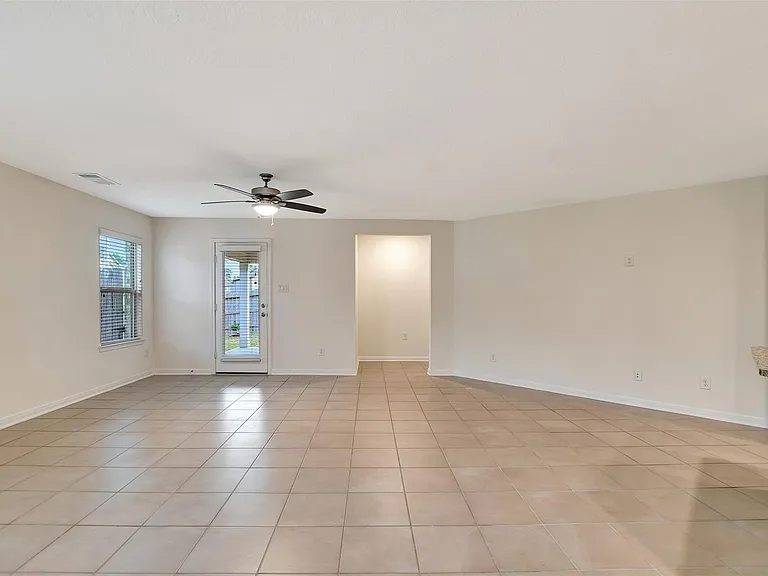 9403 Castillo Ct — Photo 18