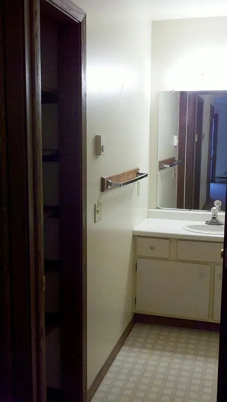 3 bed, 1.5 bath, $1,290 — Photo 3