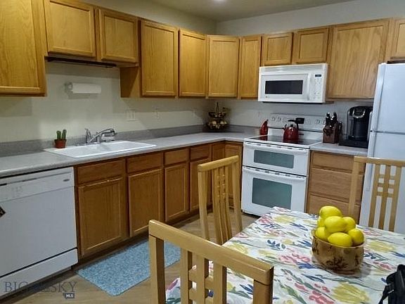 5th image of 111 N Shore Dr APT 8