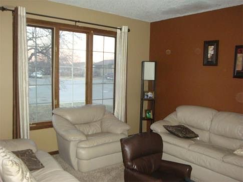 2nd image of 1601 Grafton Dr
