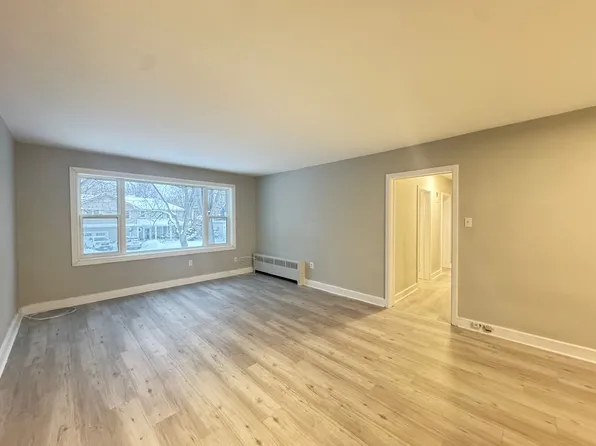 32 Price Ave #10, Welland, ON L3C 3X9