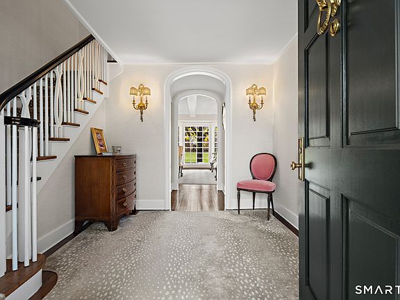 4th image of 32 West Road