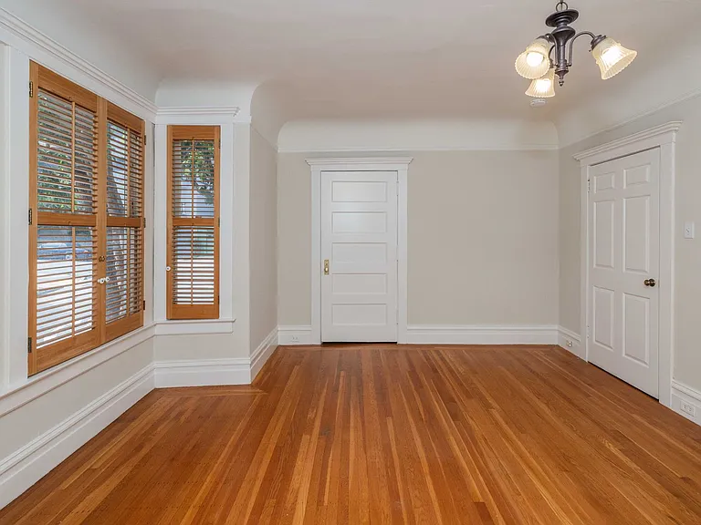 Top Floor 1br. Remodeled! W/D In-Unit! Dishwasher! — Photo 11