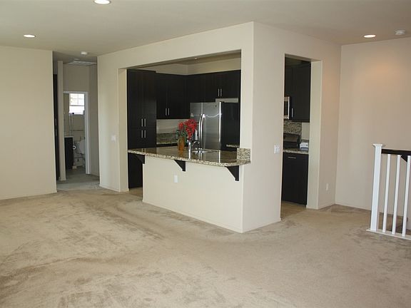 4th image of 43094 Avenida Amistad