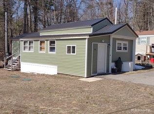 8 Hummingbird Ln, Raymond, NH 03077