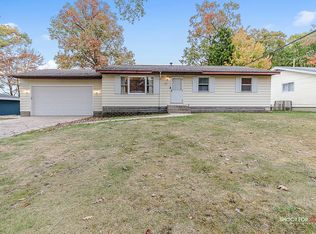 1804 Bonneville Dr, Norton Shores, MI