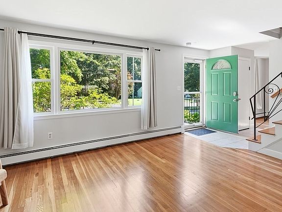 3rd image of 23 Acorn St