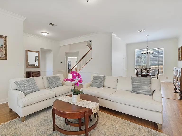 5803 Cedar Cliff Dr — Photo 1